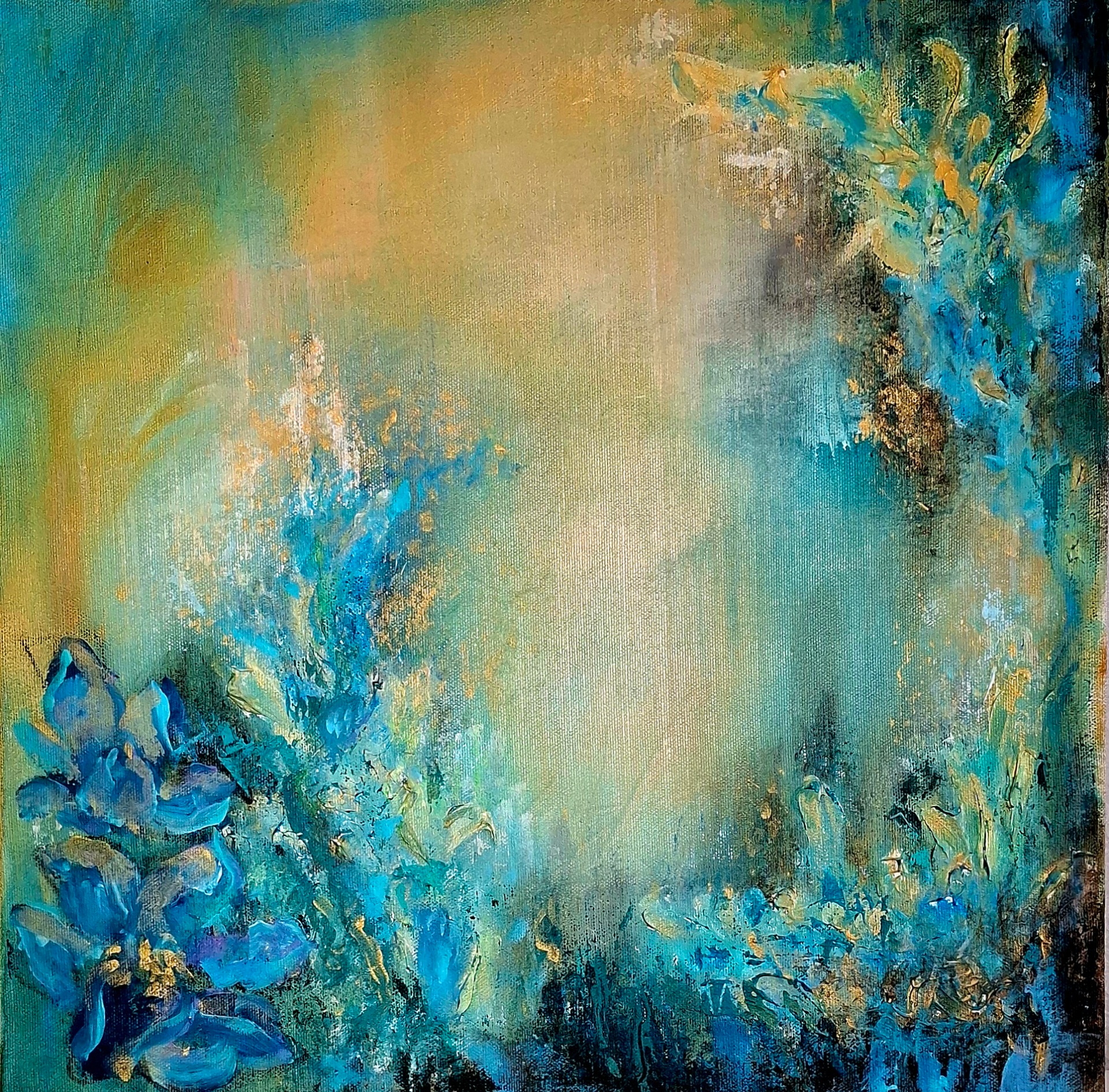 Kaunis kullanhohtoinen viimeistely pinnassa